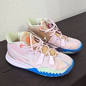 NIKE Kyrie 7 1 World 1 People Pink Size US 6Y CT4080-600